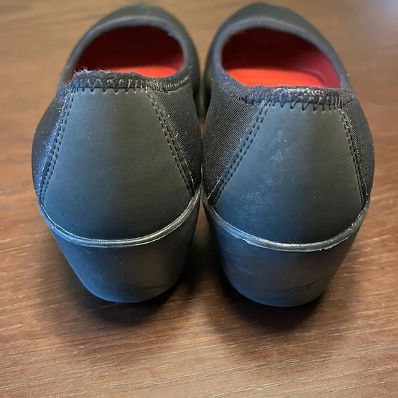Crocs Busy Day ballet wedges. Women’s size 7. - Picture 7 of 7